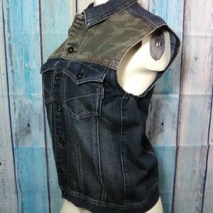 Ring of Fire Denim Camo Vest Size Small NEW
